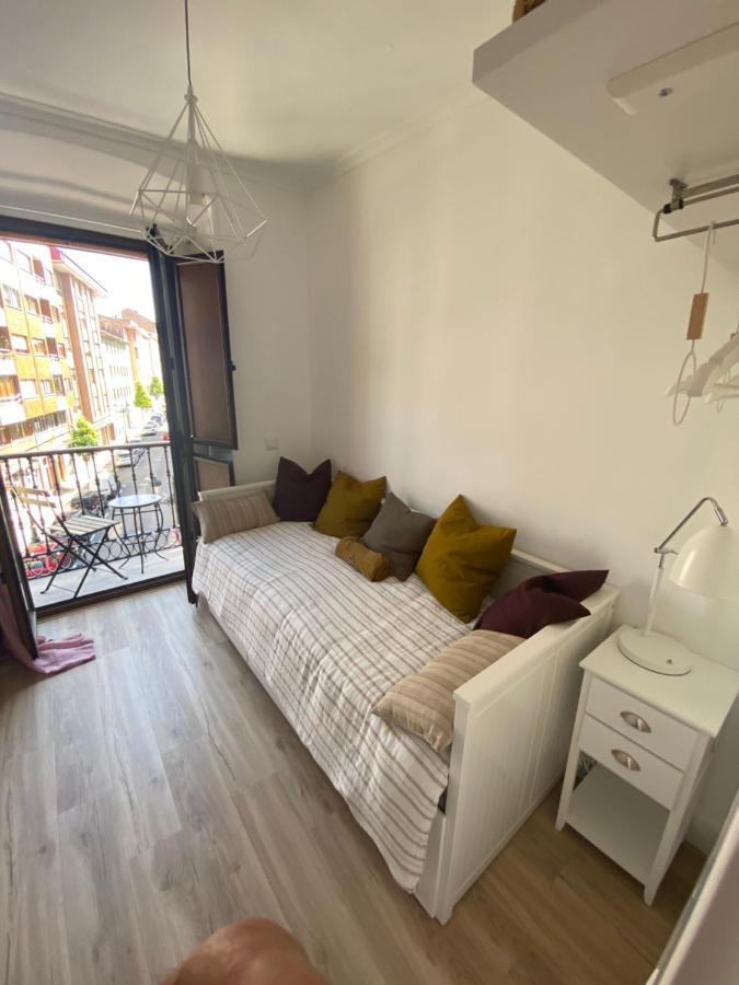 "El Paraguas Del Antiguo" Parking Privado Gratuito-Tres Dormitorios Independientes Oviedo Esterno foto